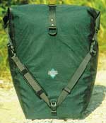 Gepäcktaschen, die seitlich an den Gepäckträger eingehakt werden