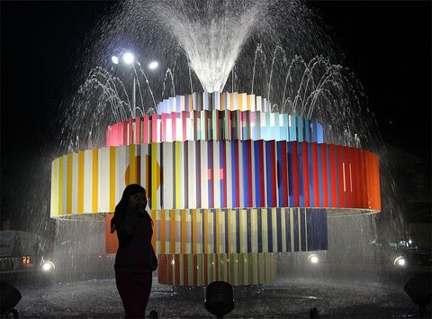 Feuer- und Wasser-Brunnen in Tel Aviv