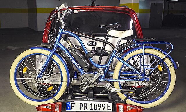 E-Bike mit E-Autos transportieren