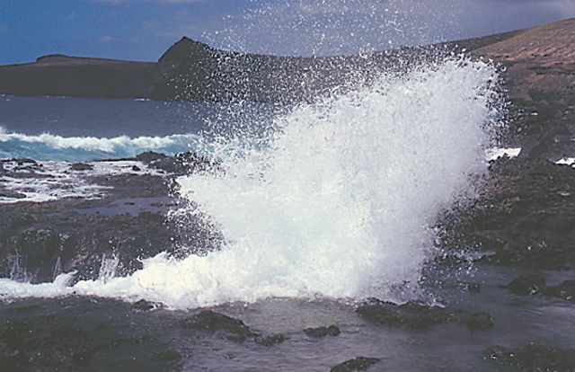 Imposante Wellen bei Puerto de las Nieves