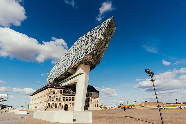 Antwerpen vom Sattel aus betrachten